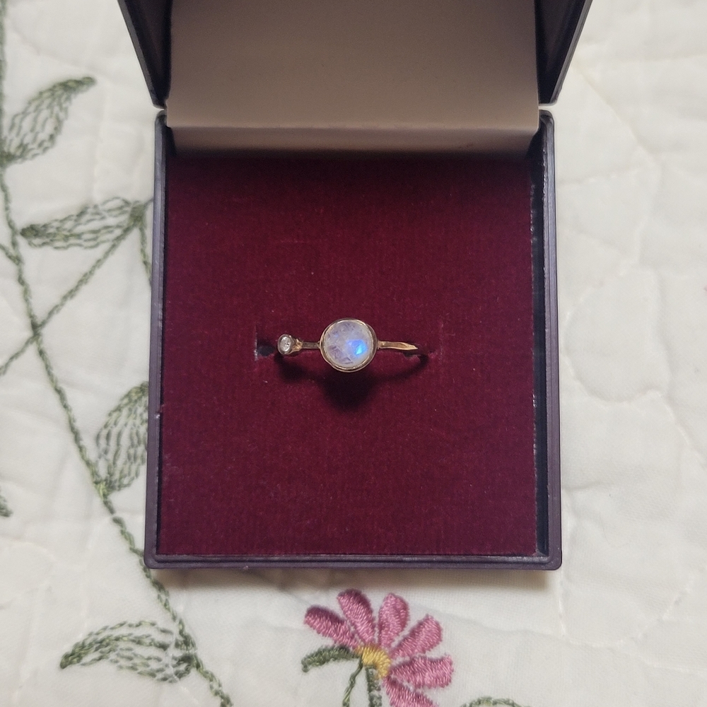 14kt Rose gold & Moonstone Ring